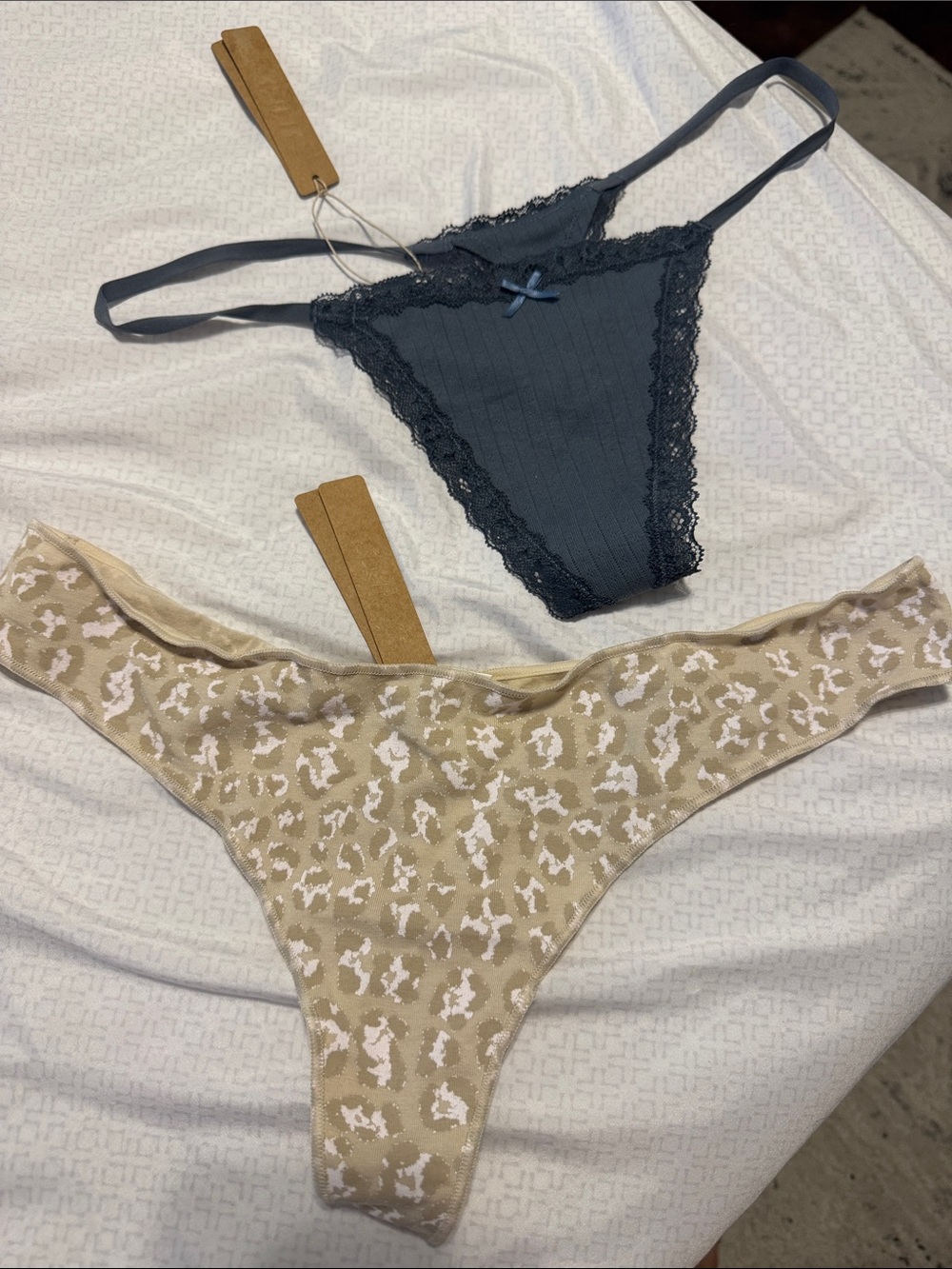 SKIMS Two-Pack Thong Set - Slate Blue & Beige Leopard
